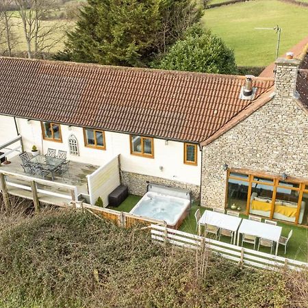 The West Barn Near Bath, Sleeps 24 And 2 Hot Tubs Villa Bristol Dış mekan fotoğraf