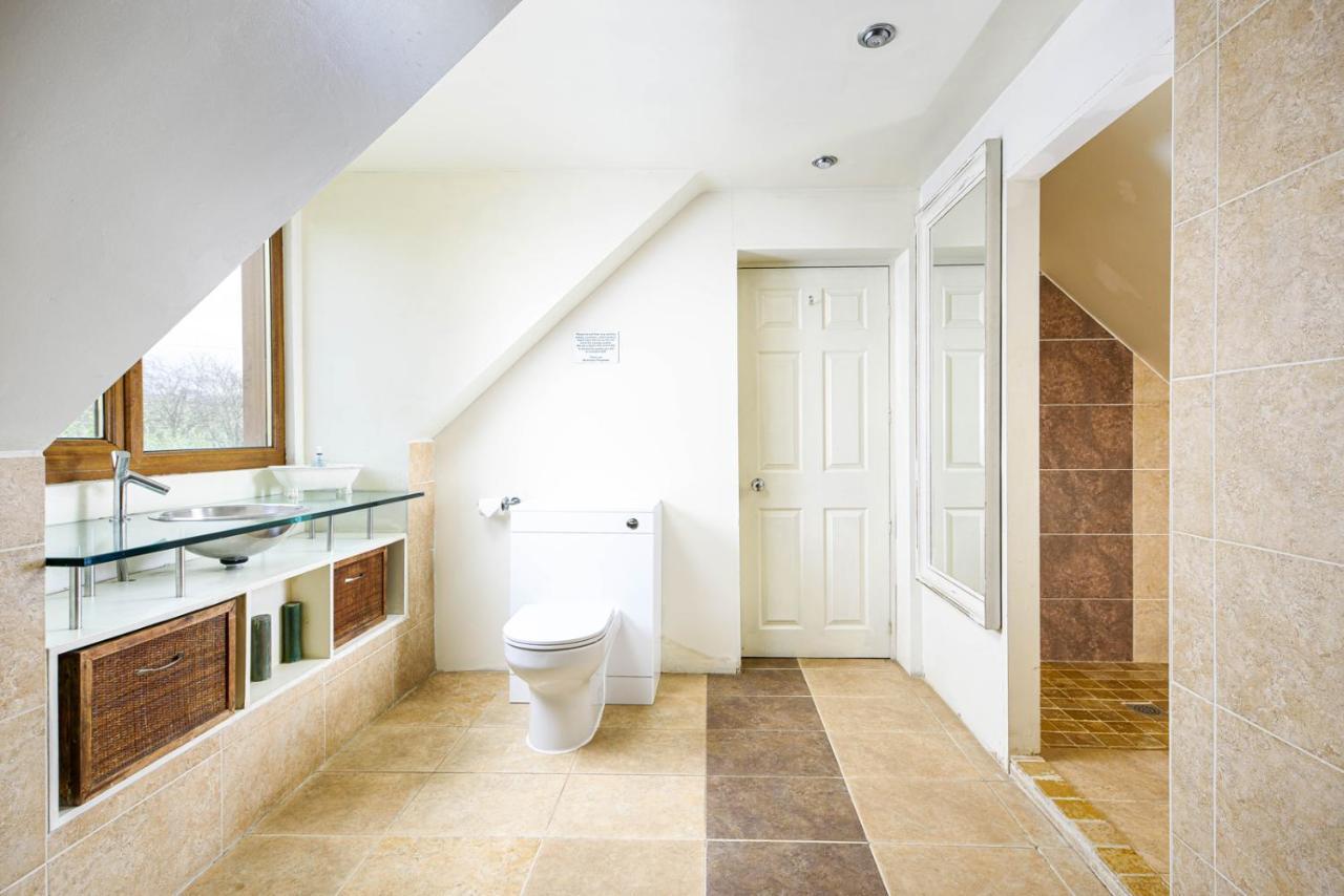 The West Barn Near Bath, Sleeps 24 And 2 Hot Tubs Villa Bristol Dış mekan fotoğraf