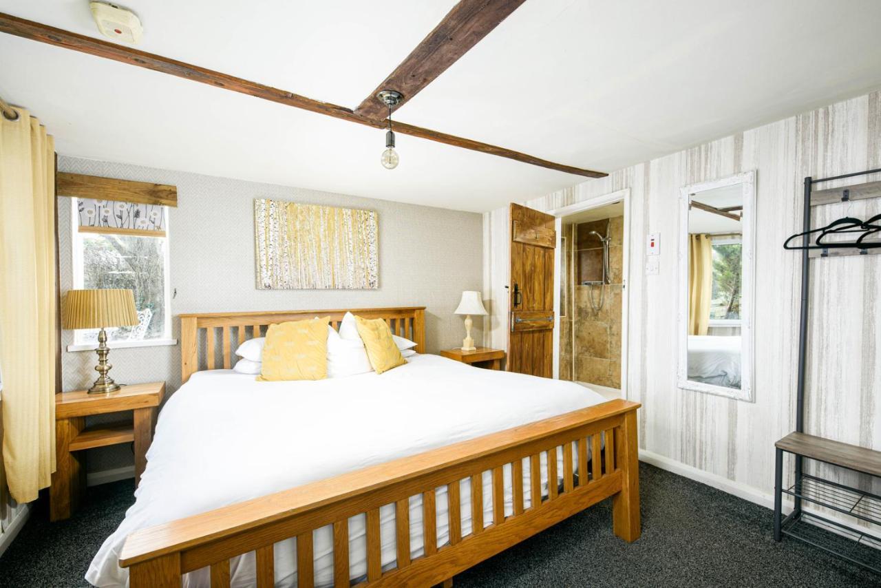 The West Barn Near Bath, Sleeps 24 And 2 Hot Tubs Villa Bristol Dış mekan fotoğraf