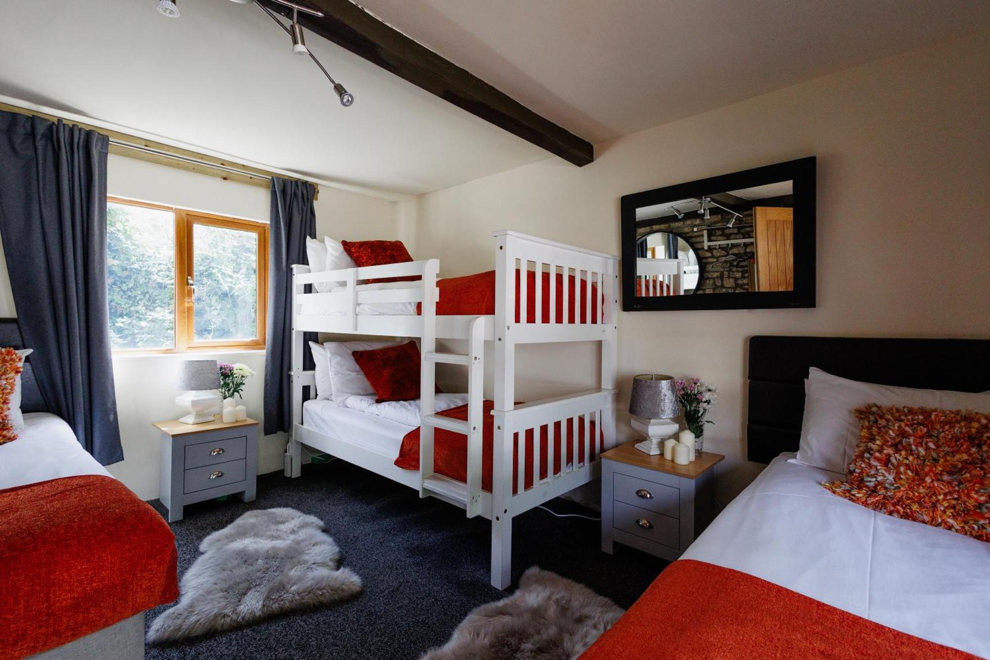 The West Barn Near Bath, Sleeps 24 And 2 Hot Tubs Villa Bristol Dış mekan fotoğraf