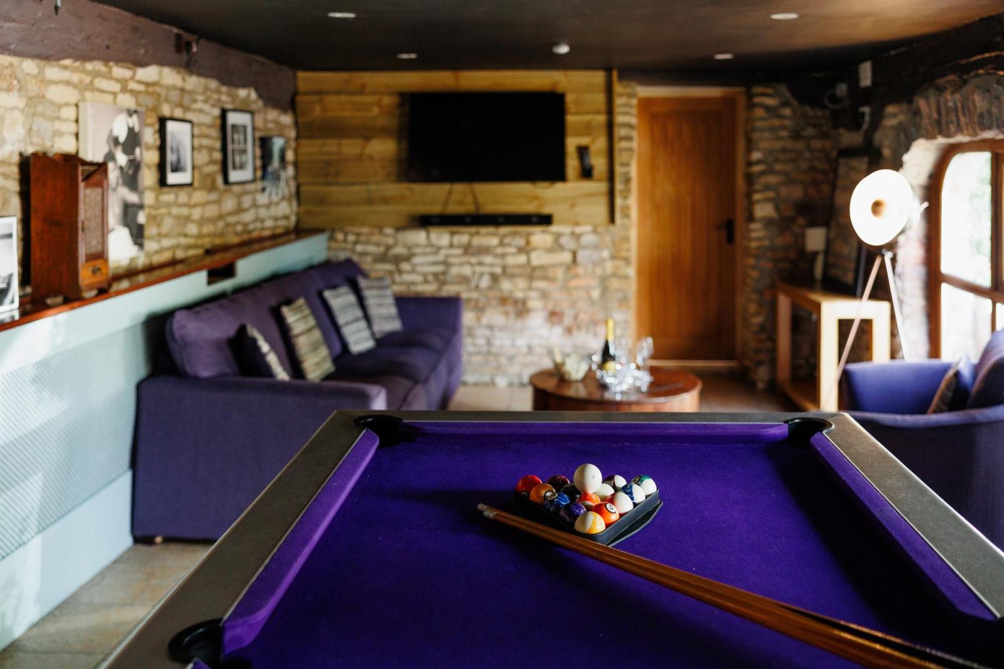 The West Barn Near Bath, Sleeps 24 And 2 Hot Tubs Villa Bristol Dış mekan fotoğraf
