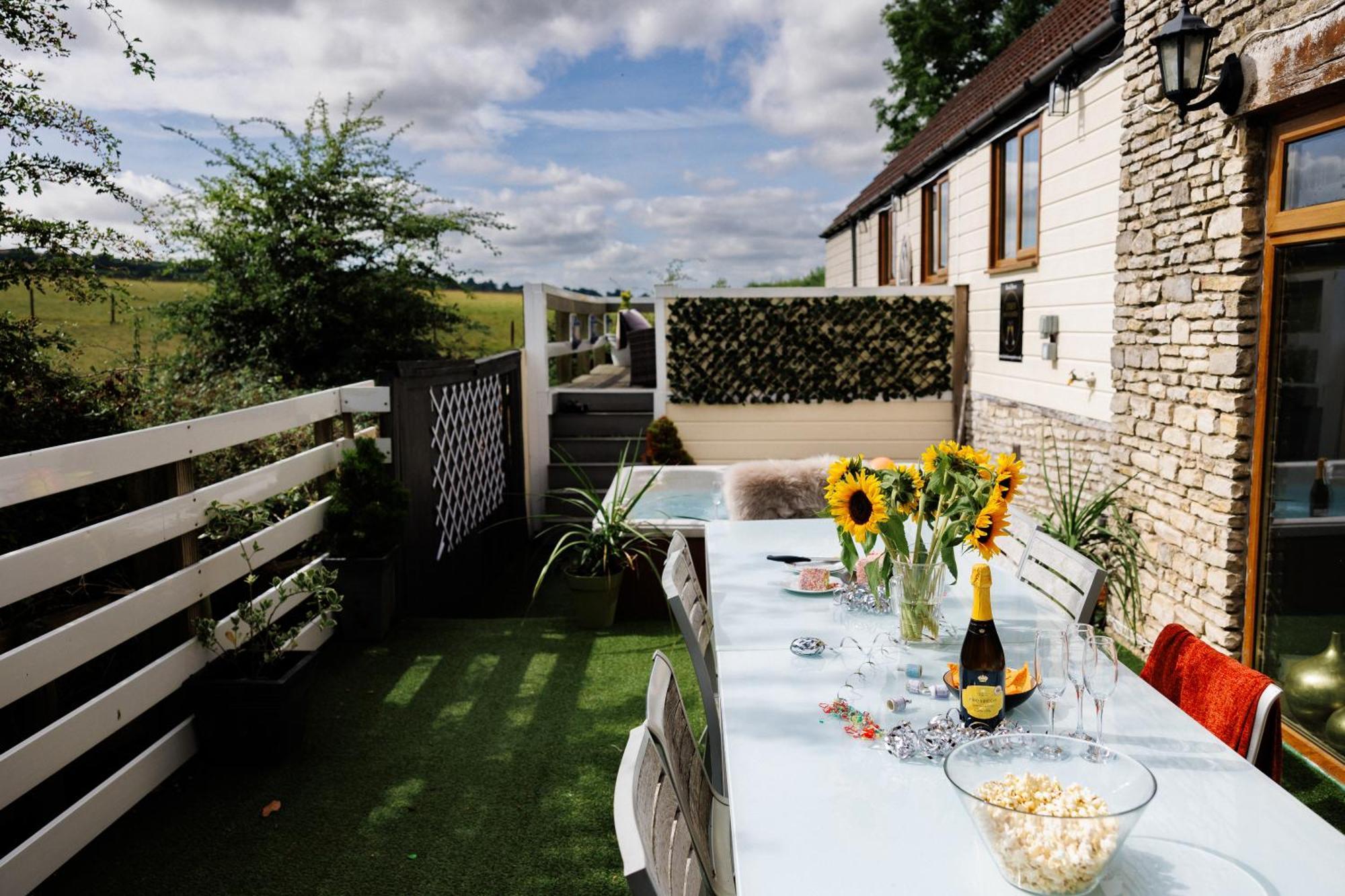 The West Barn Near Bath, Sleeps 24 And 2 Hot Tubs Villa Bristol Dış mekan fotoğraf
