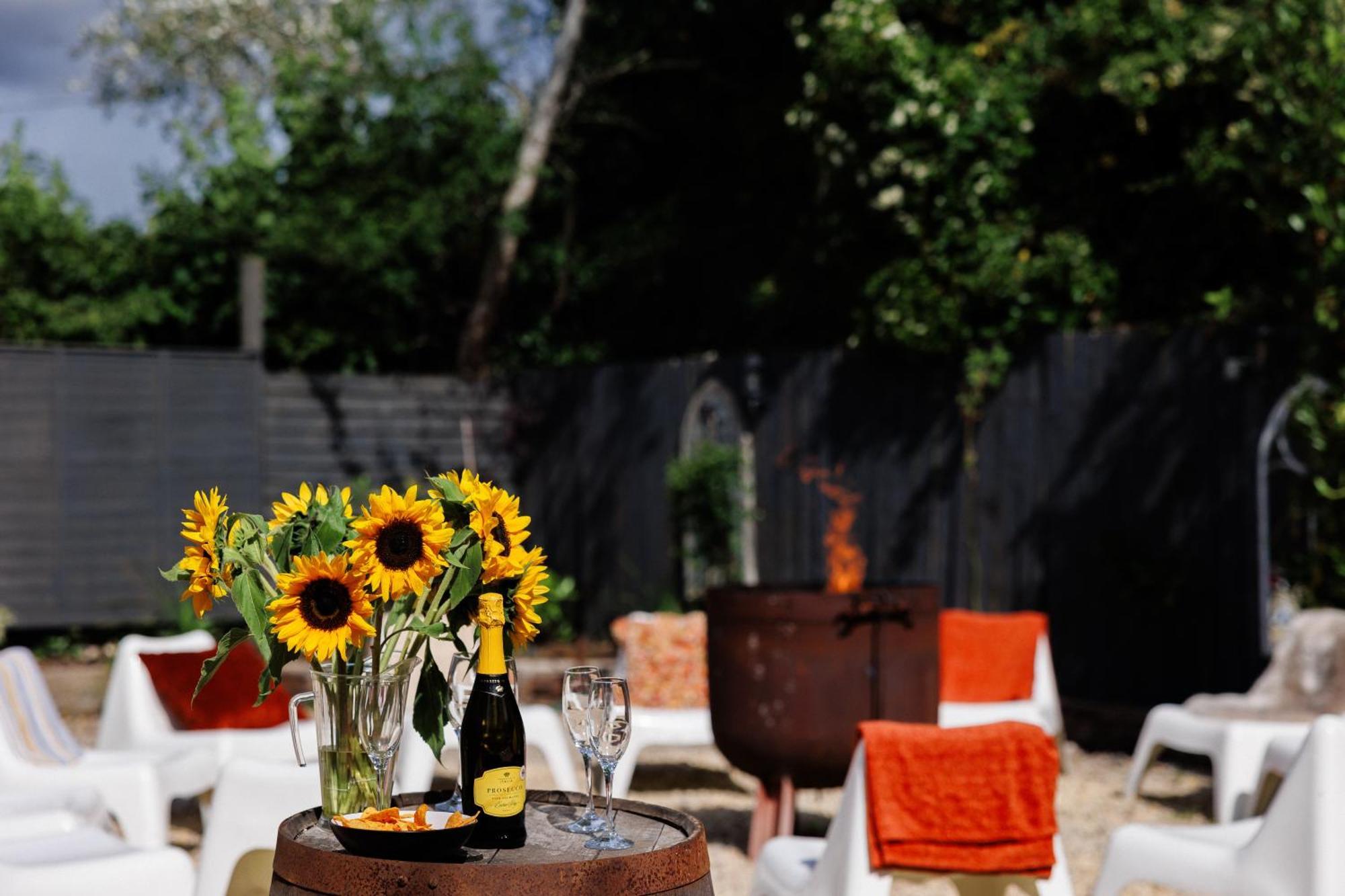 The West Barn Near Bath, Sleeps 24 And 2 Hot Tubs Villa Bristol Dış mekan fotoğraf